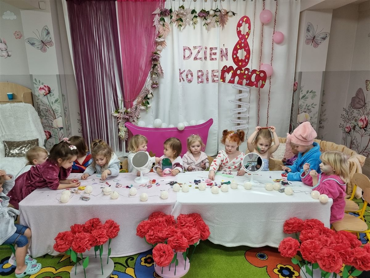Dzień Kobiet zabawy